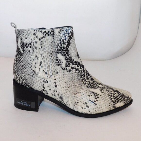 BLONDO Elvina Snake Print Chelsea Boot 8 New - Picture 2 of 6